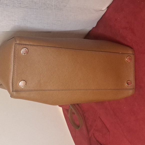 Michael Kors Tan Leather and Gold Chains Shoulder Bag Like New, Excellent - Picture 9 of 14